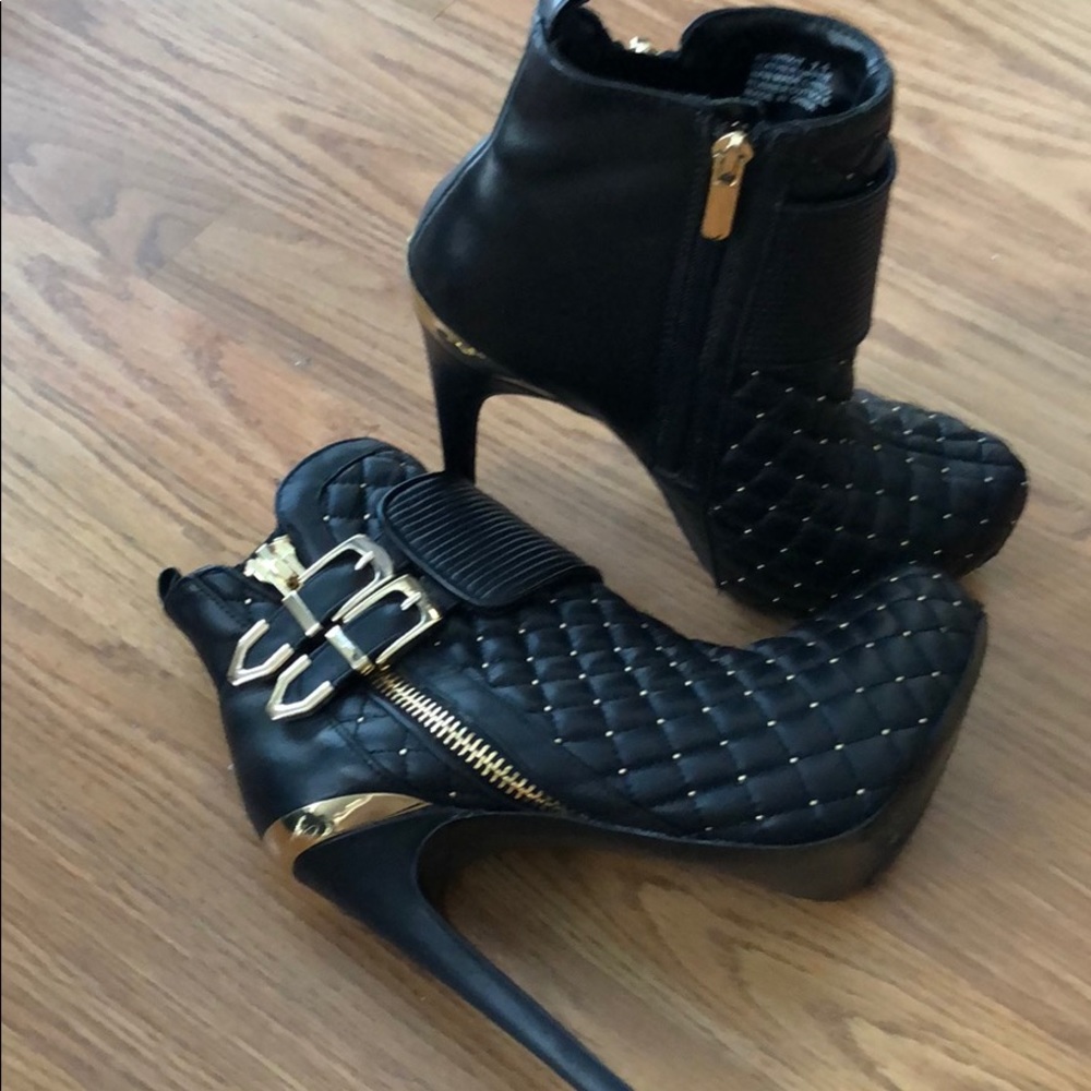 Beautiful Leather booties :)